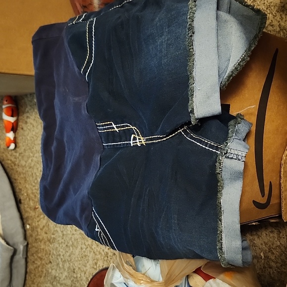 Woman's shorts - Picture 1 of 4